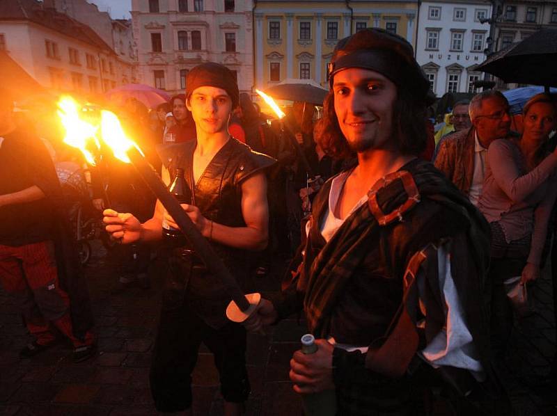 Součástí Historického víkendu byl noční průvod strašidel