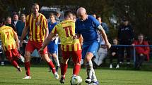 11. kolo I. B třídy (skupina B): TJ Sokol Štěnovice (na snímku fotbalisté v modrých dresech) - TJ Sokol Losiná 1:5 (1:4).