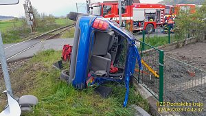 Střet osobního auta s vlakem v Borovech na jižním Plzeňsku.