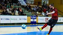 Interobal Plzeň - Chrudim (v modrém), 2. finále play-off 1. Futsal ligy, 6. května 2022.