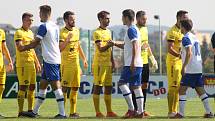 2. kolo FORTUNA ČFL, skupina A: FK Králův Dvůr - FK ROBSTAV Přeštice (hráči ve žlutých dresech) 4:1 (1:0).