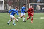 FORTUNA divize A (17. kolo): TJ Jiskra Domažlice B (na snímku fotbalisté v modrých dresech) - FK Komárov (červení) 0:1.