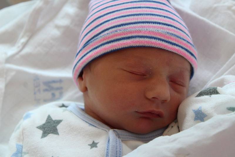 Sebastian Staněk se narodil v Plzni ve FN Lochotín rodičům Michaele a Petrovi 4. září v 8:23 hodin. Vážil 3250 gramů a doma ve Starém Plzenci-Sedlci se na něj těšila tříletá sestřička Stellinka.