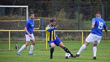 11. kolo krajské I. A třídy: TJ Sokol Kralovice - FK Bohemia Kaznějov (na snímku fotbalisté v modrých dresech) 4:3 (0:2).