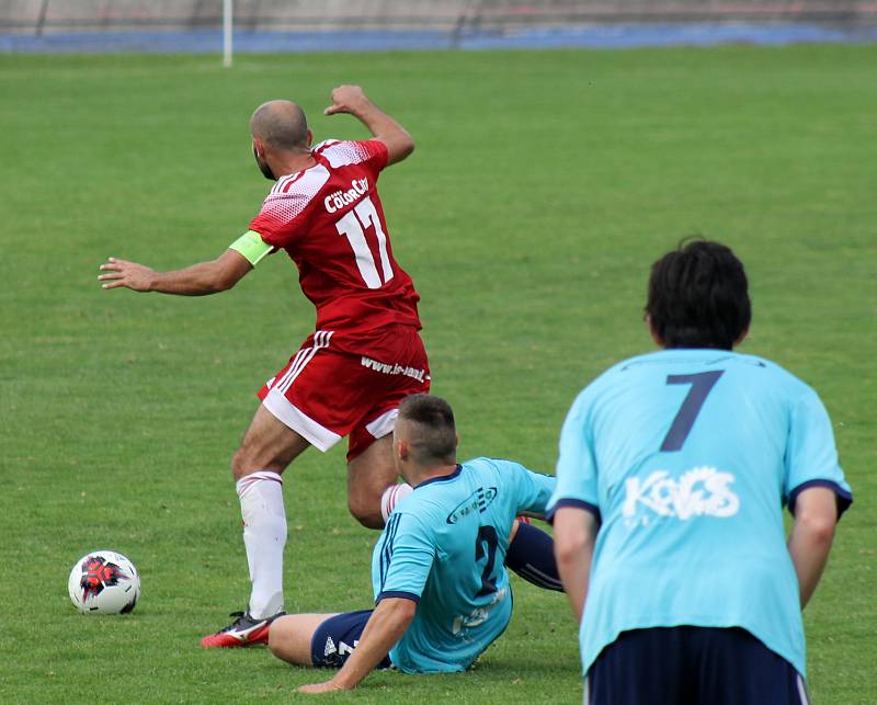 7. kolo FORTUNA divize A: SK Petřín Plzeň (červení) - SK Otava Katovice (modří) 7:0.