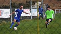 I. B třída, skupina B (15. kolo): SK Bolešiny (na snímku fotbalisté v modrých dresech) - TJ Sokol Štěnovice (zelení) 4:0.