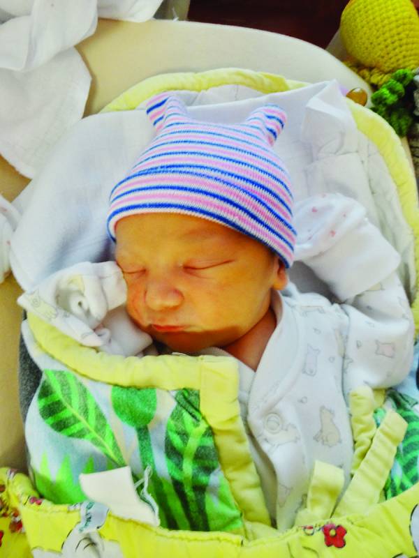 Maxmilian Tůma se narodil 9. listopadu ve 23:54 mamince Valerii a tatínkovi Martinovi z Nýřan. Po příchodu na svět v plzeňské FN vážiljejich prvorozený synek 3530 gramů a měřil 50 cm.