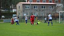 Přestřelka ve Zruči, kde domácí béčko porazilo Starý Plzenec 7:5.