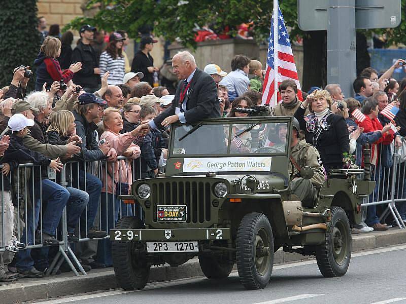 Američtí veteráni se zdravili s Plzeňany.