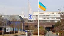 Ukrajinská vlajka vlaje i u Západočeské univerzity v Plzni