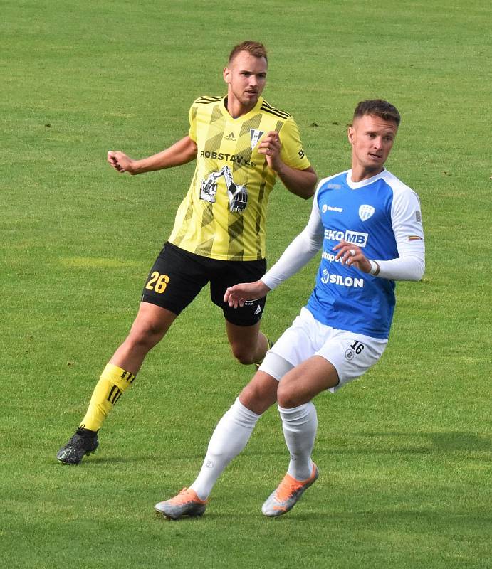 FC SILON Táborsko - FK ROBSTAV Přeštice (žlutí) 2:2.