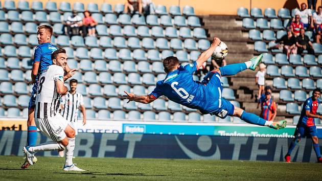 FOTO, VIDEO: Poháry opět v Plzni, i Pilař se kvůli tomu vrátil - Plzeňský  deník