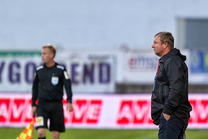 Fotbalisté Viktorie Plzeň nezvládli pondělní dohrávku devátého kola FORTUNA:LIGY a v souboji dvou účastníků evropských pohárů podlehli v Jablonci hladce 0:3.