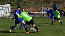 I. B třída, skupina B (15. kolo): SK Bolešiny (na snímku fotbalisté v modrých dresech) - TJ Sokol Štěnovice (zelení) 4:0.