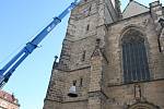 Dva nové zvony, Jan a Marie, pro katedrálu sv. Bartoloměje dorazily do Plzně