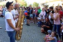 BuskingFest – mezinárodní festival pouličního umění obsadil centrum Plzně. Na čtyřech scénách na náměstí Republiky a dalších v přilehlých ulicích a sadovém okruhu se představili domácí i zahraniční umělci s různorodou škálou vystoupení.