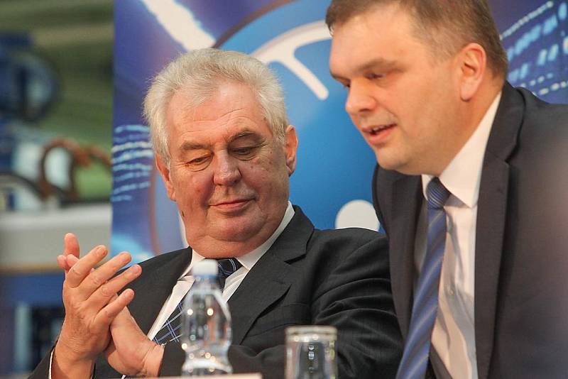 Prezident Miloš Zeman při besedě se zaměstnanci Škody Electric