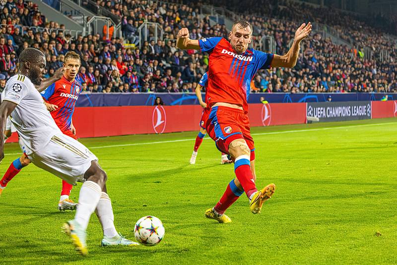 Fotbalisté Viktorie Plzeň podlehli v dalším utkání Ligy mistrů na domácím hřišti Bayernu Mnichov 2:4.