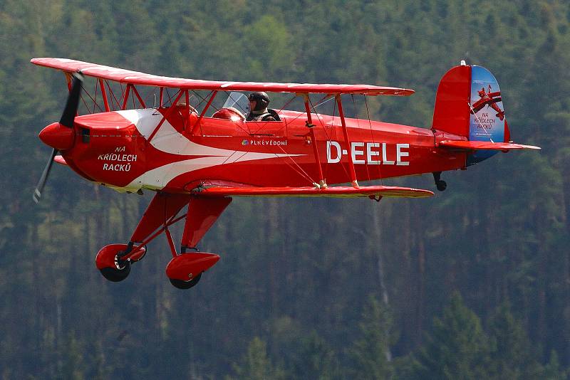 Bücker Bü 131 Jungmann, akrobacie na historických dvouplošnících - Den ve vzduchu Plasy 2022