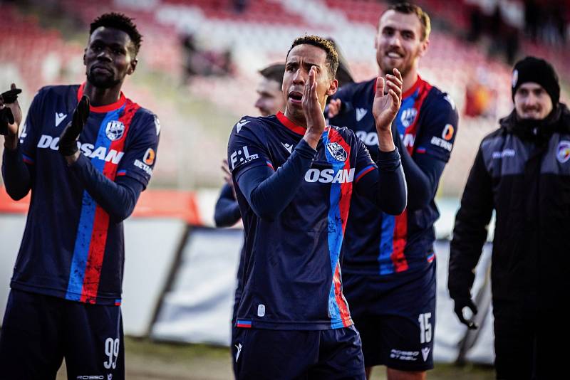 Fotbalisté Viktorie Plzeň urvali v Brně cenné vítězství nad Zbrojovkou (3:1).