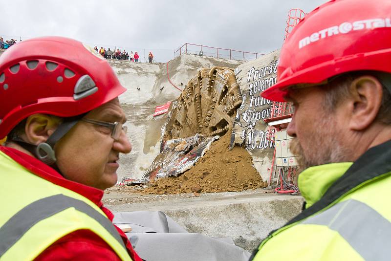 Razící štít Viktorie se opět objevil na denním světle