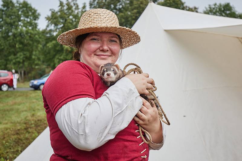 Templářský víkend – třídenní festival na loukách kolem sv. Jiří v plzeňské Doubravce nabídl divákům rekonstrukci bitvy o Akkon a mnoho ukázek šermu, výstroje, výzbroje a života rytířů na bojových taženích i z jiných období než z přelomu 13. a 14. století