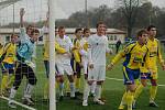 Dorostenci fotbalové Viktorie Plzeň (v bílém) porazili v dohrávce celostátní ligy dorostu Zlín 1:0.