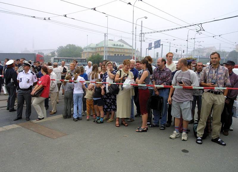 30. srpna 2002, odstřel domu v Plzni U Zvonu