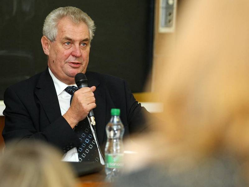 Miloš Zeman na besedě se studenty ZČU