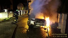 Požár osobního auta v Losiné.