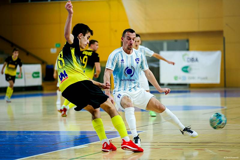 Interobal Plzeň (v pruhovaném) - Rapid Ústí nad Labem.