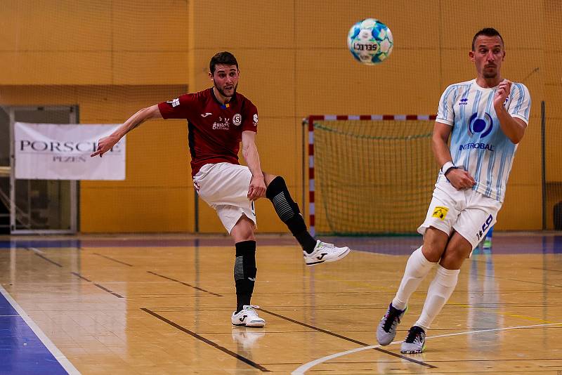 Futsalisté Interobalu Plzeň (na archivním snímku hráči v modrobílých dresech) deklasovali v desátém pokračování letošní ligové sezony domácí Ústí nad Labem jednoznačně 10:0.