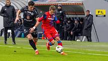 Fotbalisté Viktorie Plzeň podlehli na úvod ligového jara doma nečekaně Hradci Králové 1:2.