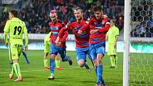 SPOLUHRÁČI, TEĎ SOUPEŘI. Když nastoupil Michal Ďuriš naposledy za Viktorii Plzeň, dal při vítězství nad Brnem (2:0) druhý gól. Autorem toho prvního byl Michael Krmenčík, na hřišti tehdy byli i Patrik Hrošovský a Aleš Matějů.