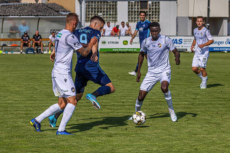 FC Viktoria Plzeň (bílí) - ŠK Slovan Bratislava 3:1.