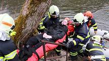 Nácvik hasičů na přehradě Hracholusky pro případ povodňové situace