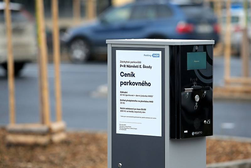 Parkoviště, vzniklé rekonstrukcí stávající odstavné plochy u autobusového nádraží na náměstí Emila Škody v Plzni, je od  1. února zpoplatněné. Jde o druhé P+R parkoviště ve městě, kde parkovací lístek slouží jako jízdenka do MHD.
