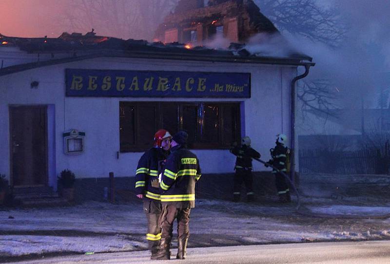 Požár restaurace v Bezvěrově na severním Plzeňsku
