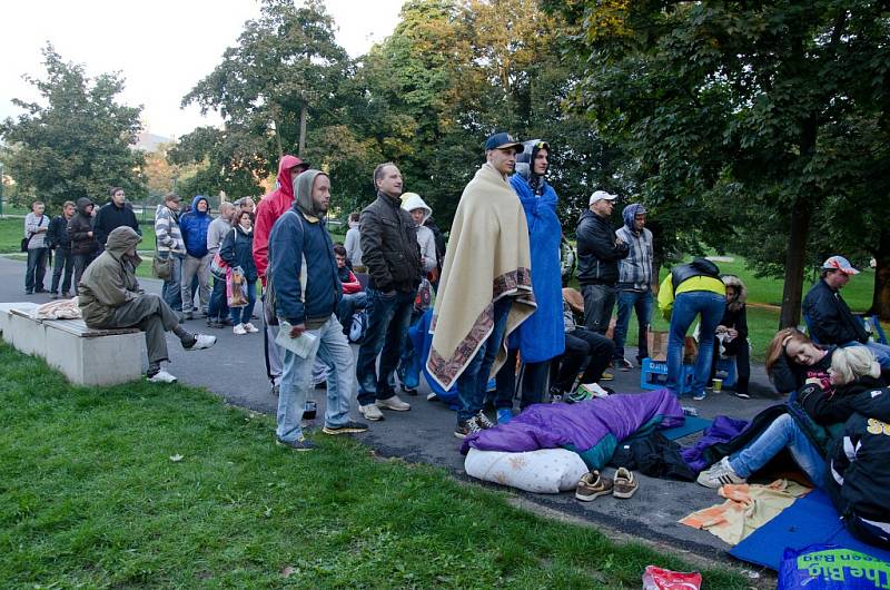 Fanoušci čekali na lístky na Ligu Mistrů. Někteří celou noc.