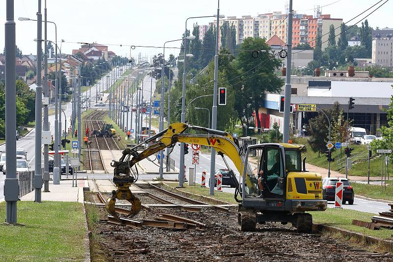 Rekonstrukce tramvajového kolejiště linky č. 1 v Plaské ulici v Plzni.