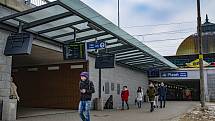 U nového autobusového terminálu v Šumavské ulici by cestující uvítali halu.