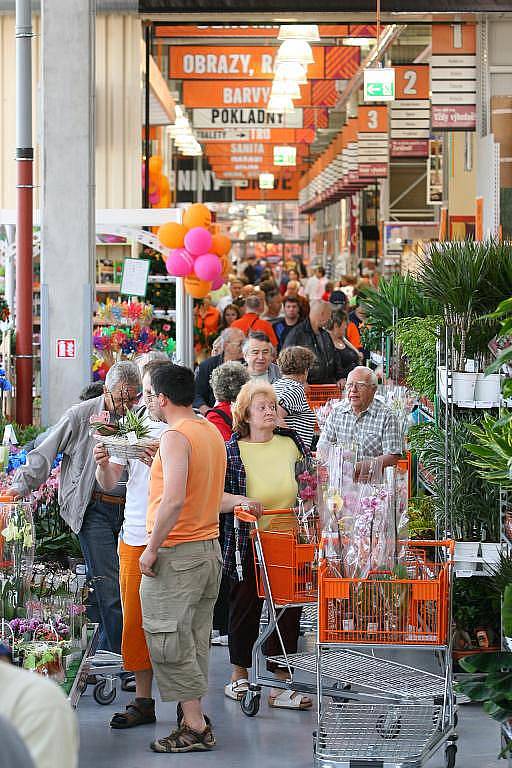 Otevření hobbymarketu Hornbach v Plzni