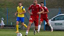 2. kolo FORTUNA divize A: SK SENCO Doubravka (žlutí) - SK Petřín Plzeň (hráči v červených dresech) 3:3 (1:1).