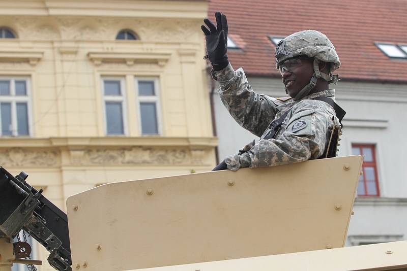 Nedělní přehlídkou Convoy of Liberty vyvrcholily Slavnosti svobody v Plzni. 