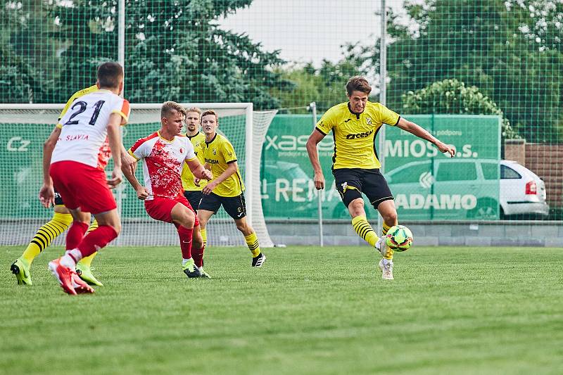 2. kolo KPM: TJ Sokol Lhota (žlutí) - SK Slavia Vejprnice 3:2.