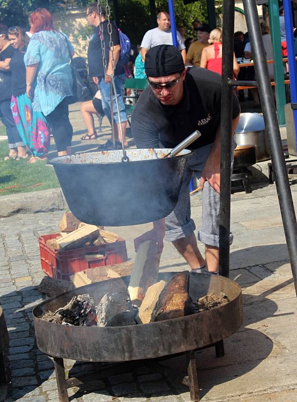 Desítky druhů polévek degustovali návštěvníci v areálu Plzeňského Prazdroje.