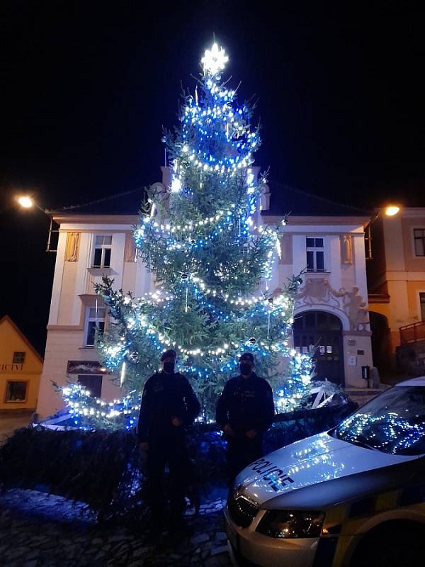Vánoční strom v Nepomuku od Policie ČR