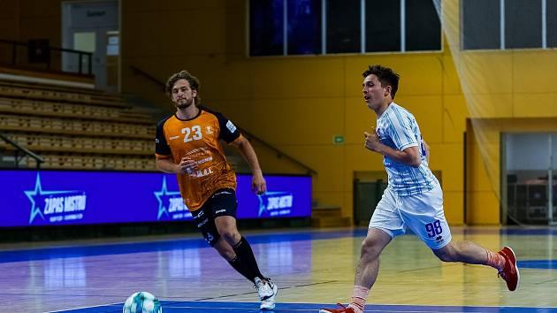 Futsalový zápas mistrů, 2. června 2023: futsalisté SK Interobal Plzeň - házenkáři Talent Týmu Plzeňského kraje 5:5.