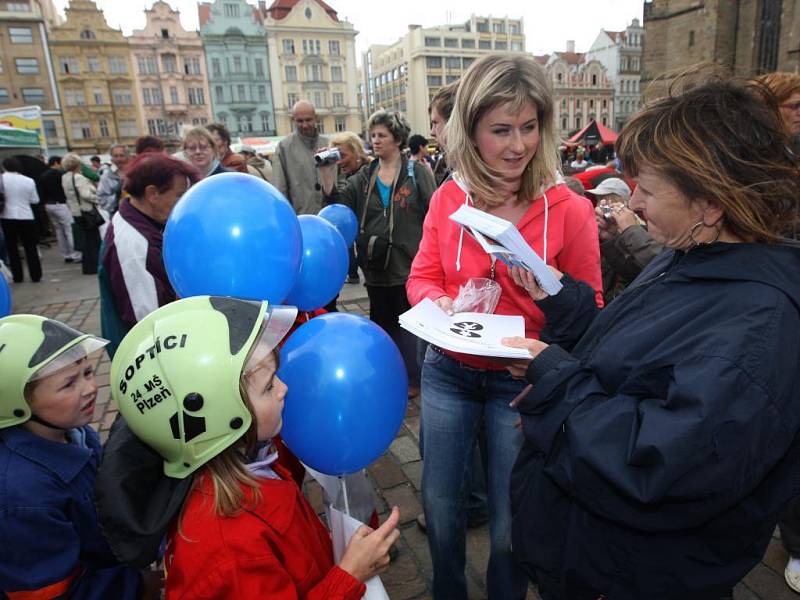 Prima den s Deníkem na náměstí Republiky v Plzni