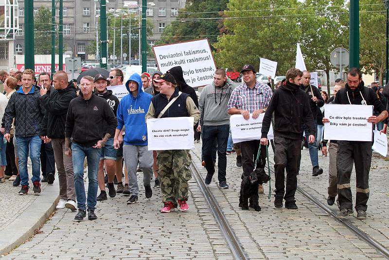 Plzní prošel průvod Pilsen Pride.